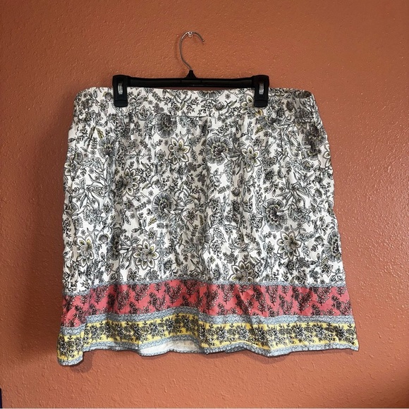 LOFT Mini Skirt - Picture 1 of 2